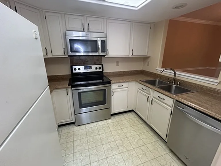 1117 Oakland Ct — Photo 11