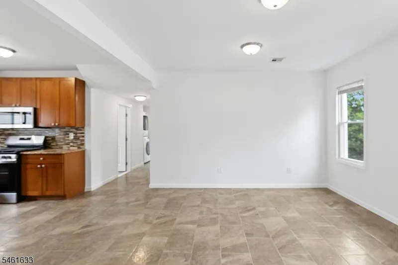 3 bed, 2.0 bath, $3,000 — Photo 4