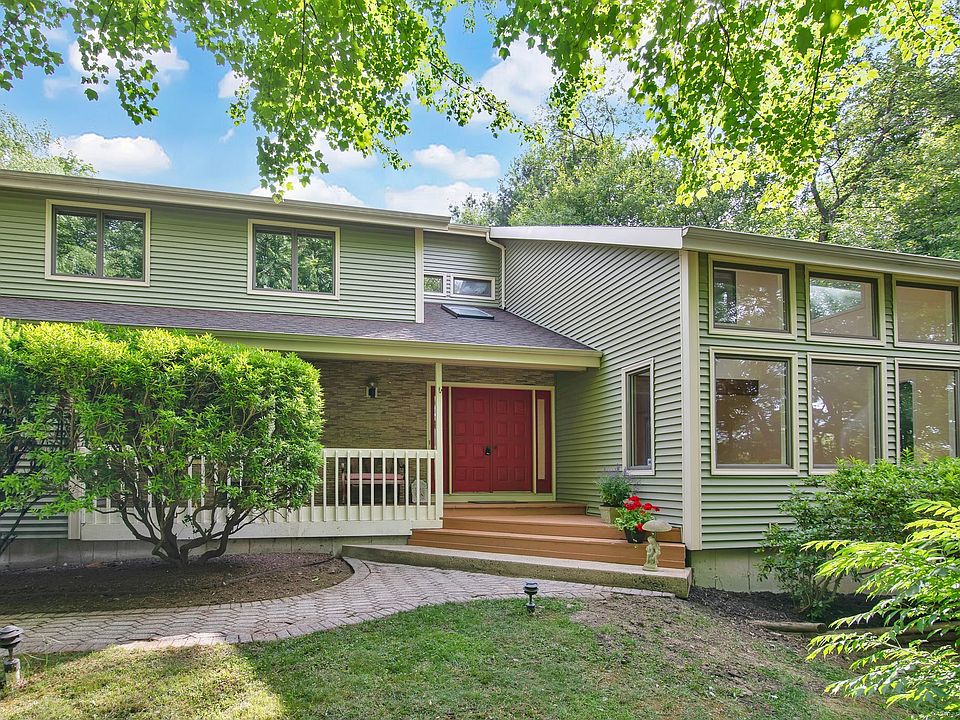 1st image of 44 Huntingridge Drive