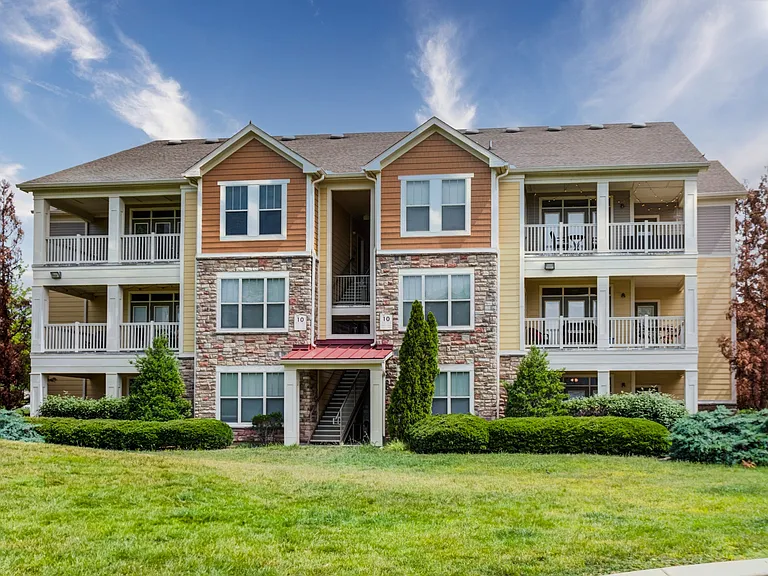 The Grove at Waterford Crossing — Photo 10