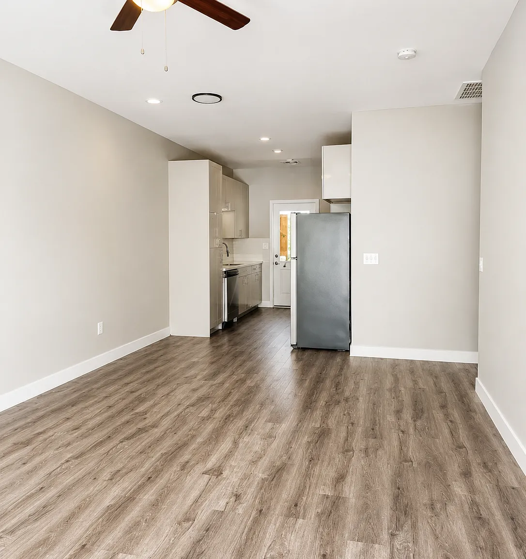 3 bed, 1097 sqft, $1,359 — Photo 2