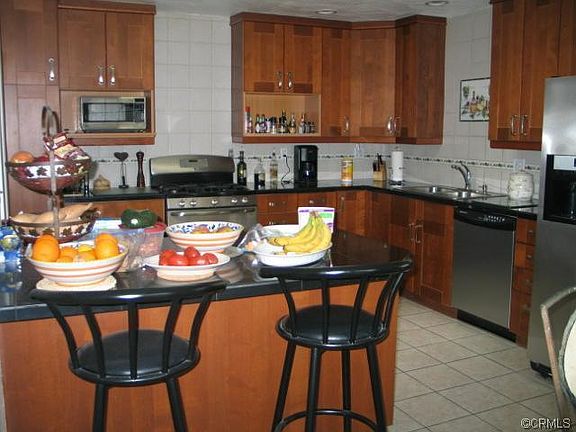 2nd image of 5481 Santa Catalina Ave