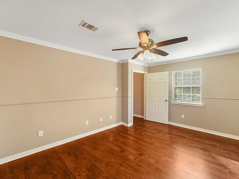 1029 Sycamore St — Photo 26