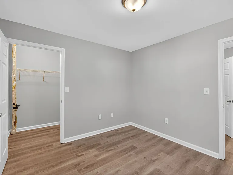 Nevin Place Apartments — Photo 21