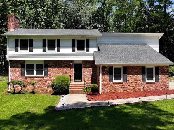 1 Hallmark Ln, Sumter, SC 29154