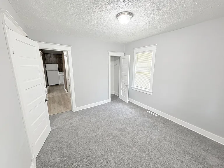 1317 N Spring St — Photo 7