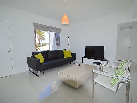 2nd image of 809 S Ocean Dr