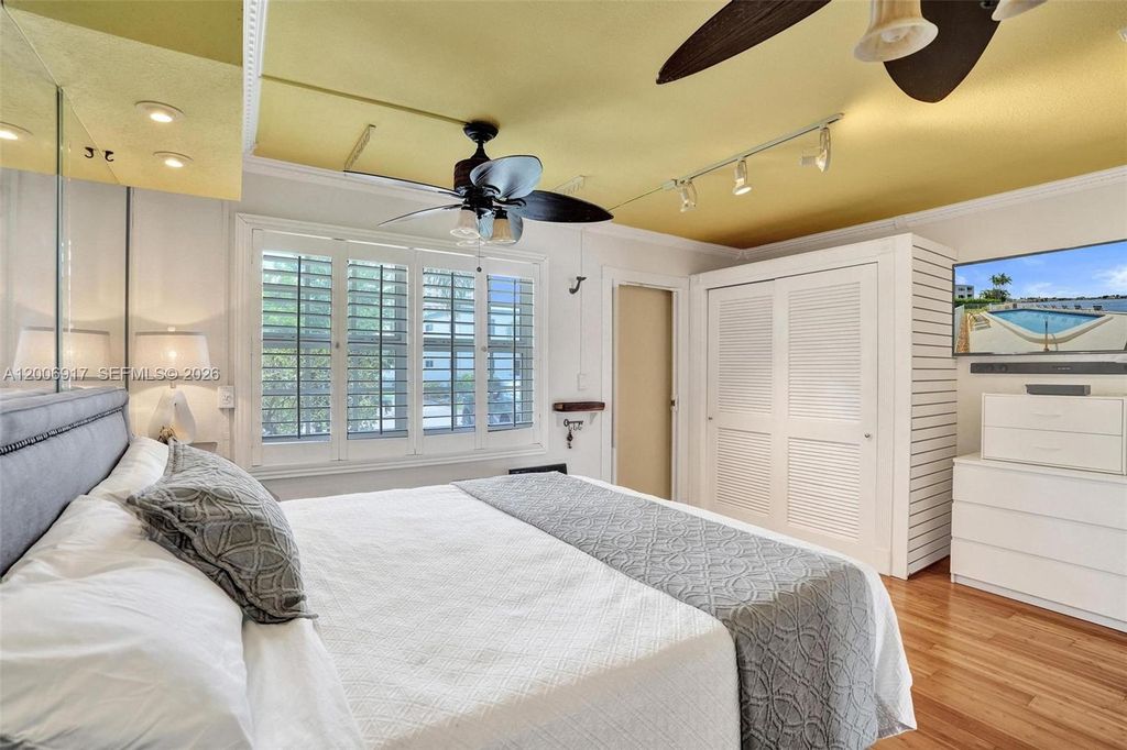 1105 S Riverside Dr APT 107, photo 4