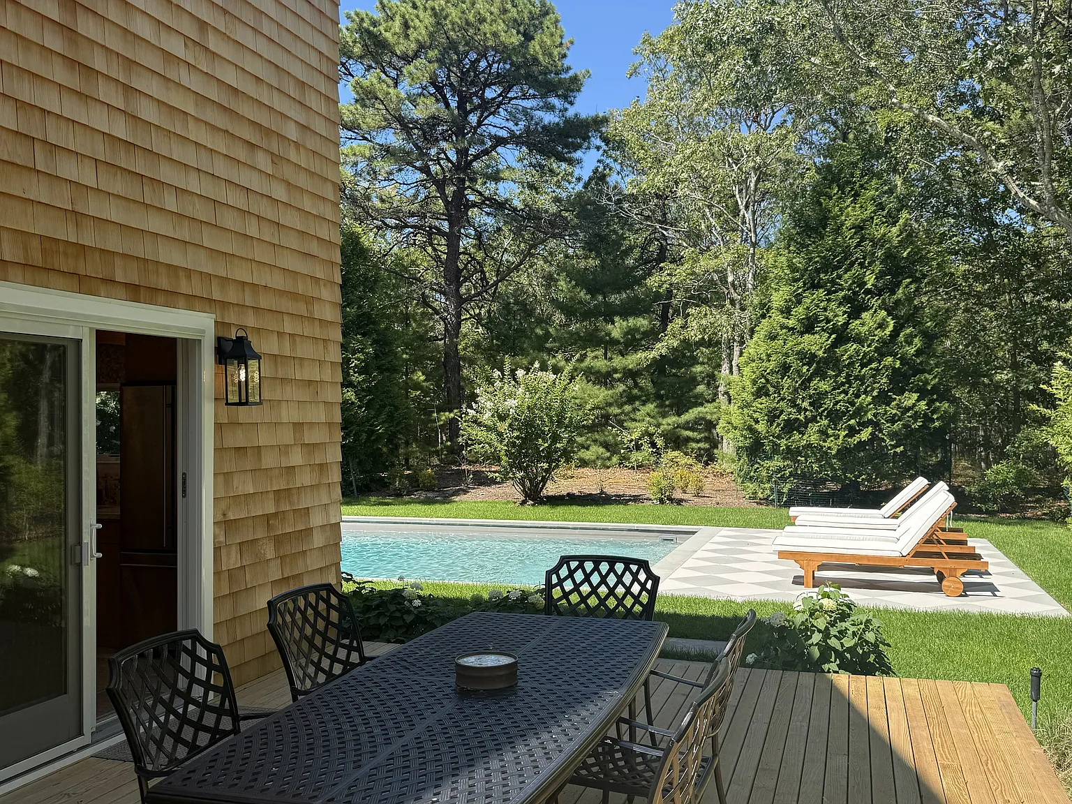 Beautifully Renovated EH Summer Rental with Heated Pool — Photo 4