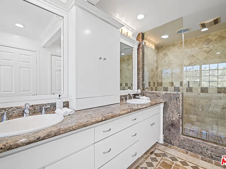 2461 Jupiter Dr — Photo 22