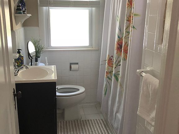 4th image of 1493 23rd St