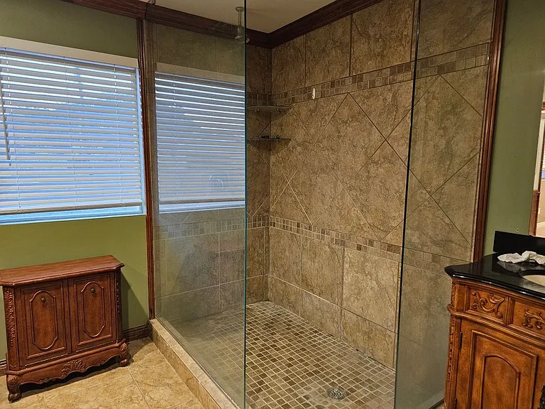 113 N Domingue Ave — Photo 4