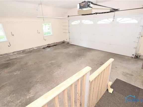 5th image of 701 Waite Ave