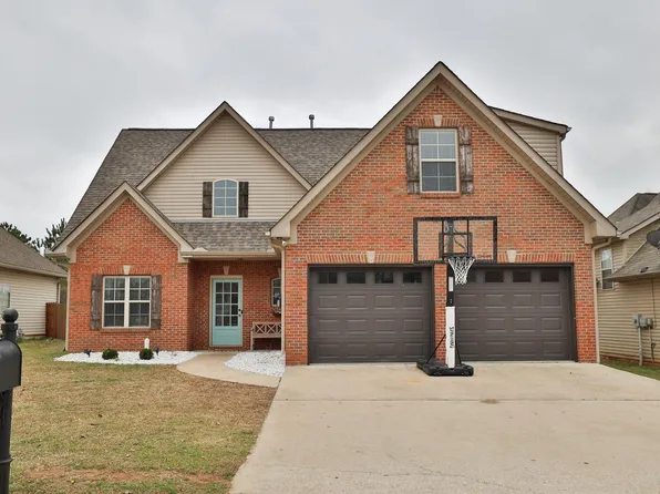 140 Oak Leaf Ct, Pell City, AL 35125