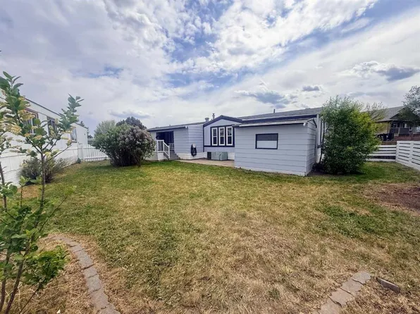 2300 13th St N #301, Lethbridge, AB T1H 4E8