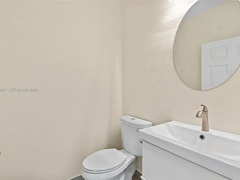 11476 NW 77th Ln — Photo 16