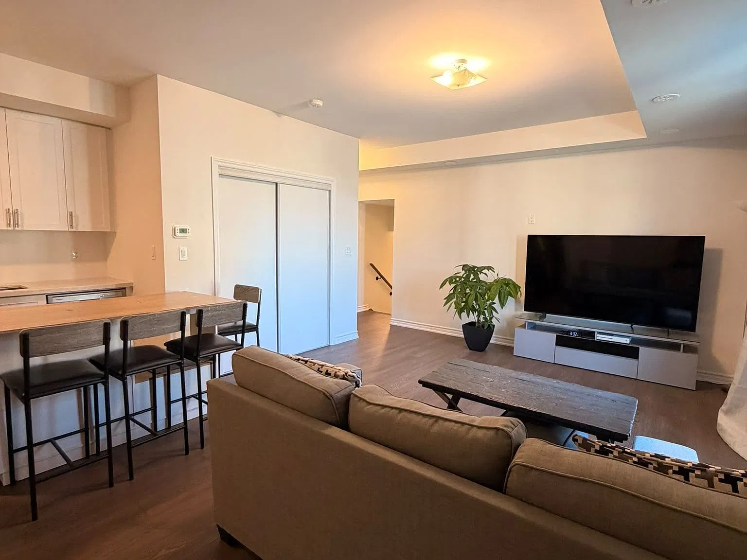 2 bed, $2,600 — Photo 4