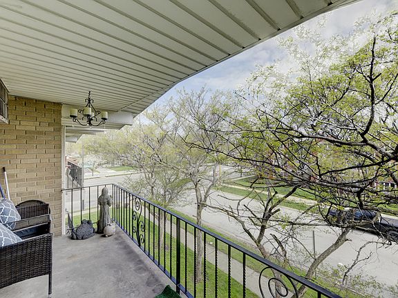 5th image of 4755 W 101st St APT 302