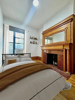 Rented by Avenues Real Estate | media 10