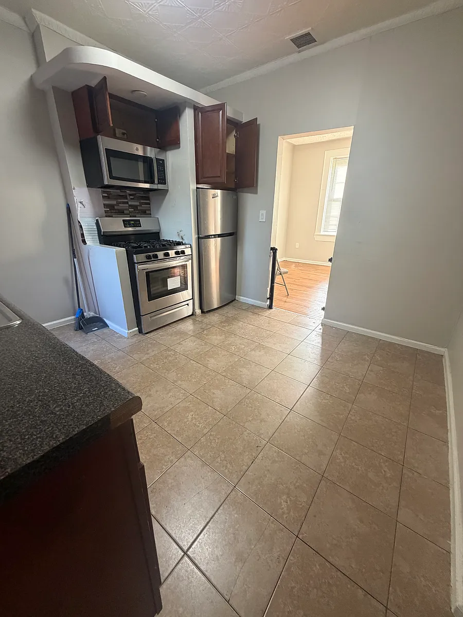 Building Photo - 1618 Bergenline Ave #3