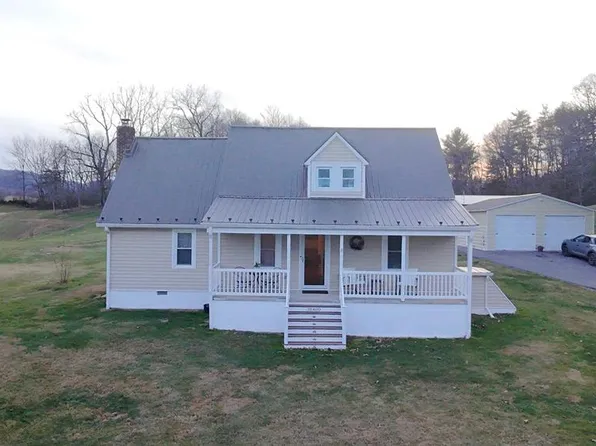 38400 Rafferty Rd, Chilhowie, VA 24319
