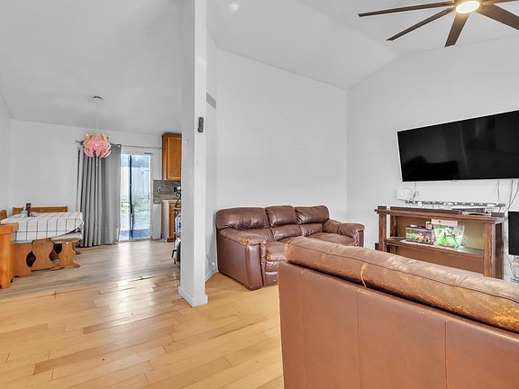 4th image of 8057 Quartz Ln