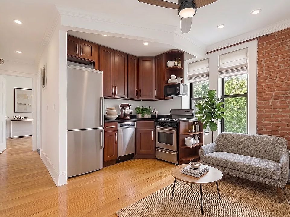 2nd image of 380 S 4th St APT 11