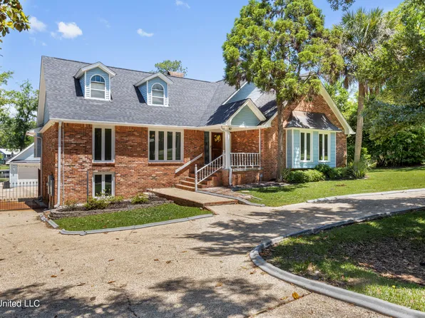 14016 Puerto Dr, Ocean Springs, MS 39564