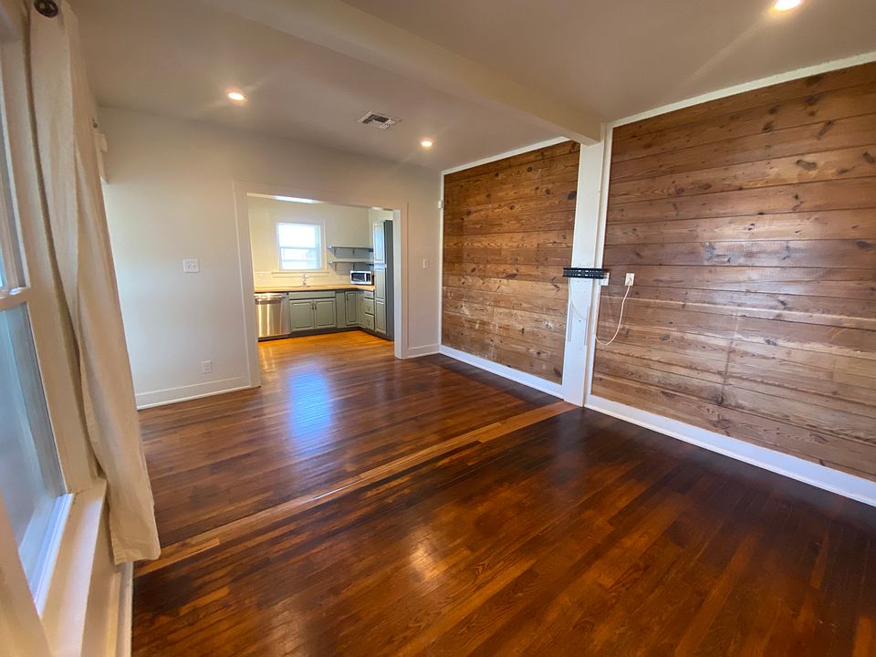 1st image of 1002 W Elsmere Pl