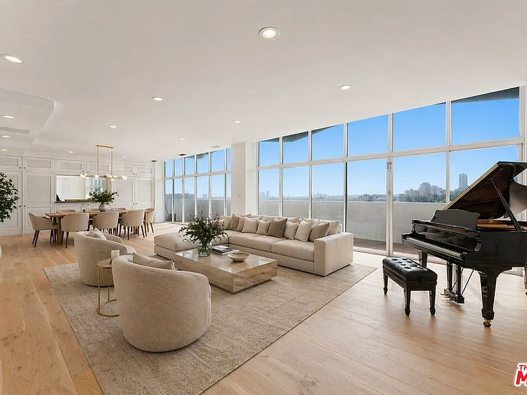 1155 N La Cienega Blvd #1 — Photo 1