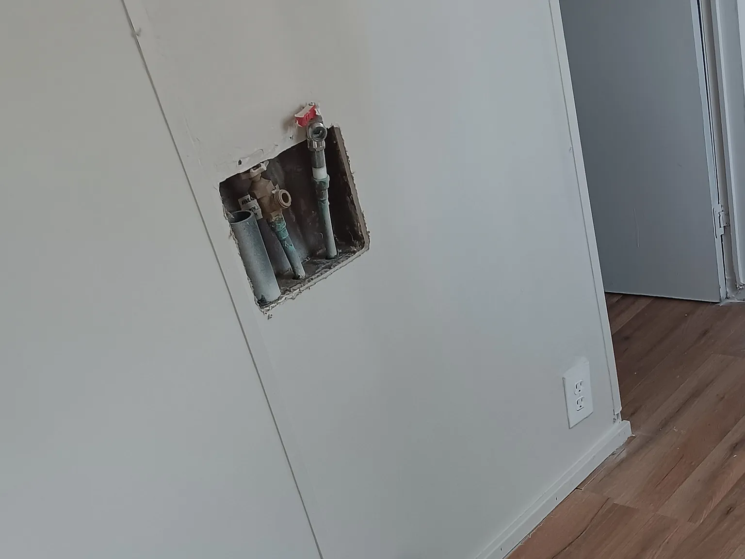 2 bed, 650 sqft, $995 — Photo 4