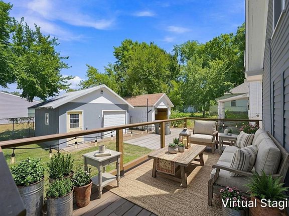 4th image of 520 Lakeside Pl