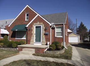 607 Grasser St, Oregon, OH 43616