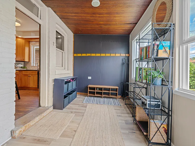 1447 Cuyler Ave — Photo 21
