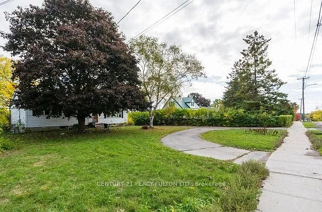 71 Prince Of Wales Dr #MAIN — Photo 16