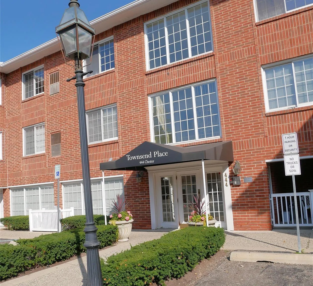 1 bed, 1.0 bath, 664 sqft, $1,750 — Photo 3