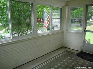 37 Sheraton Dr, Rochester, NY 14616