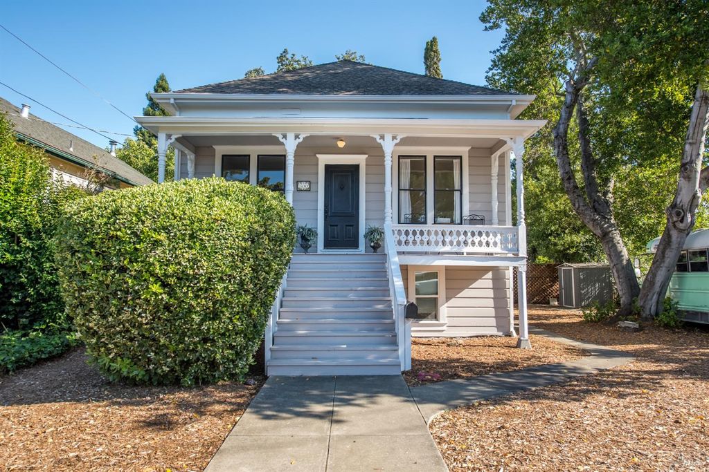 300 W 8th Street W, Santa Rosa, CA