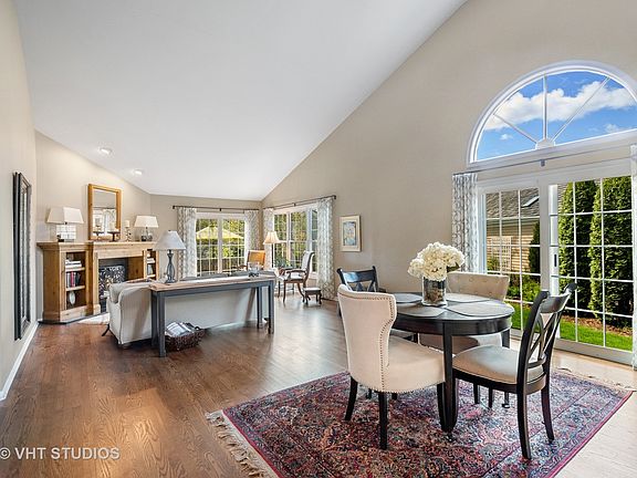 3rd image of 514 Park Barrington Way