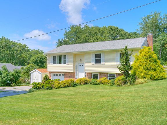 5th image of 1701 Lark Ln
