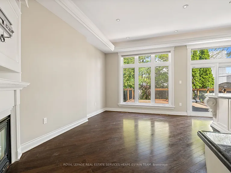 110 Parklea Dr — Photo 6