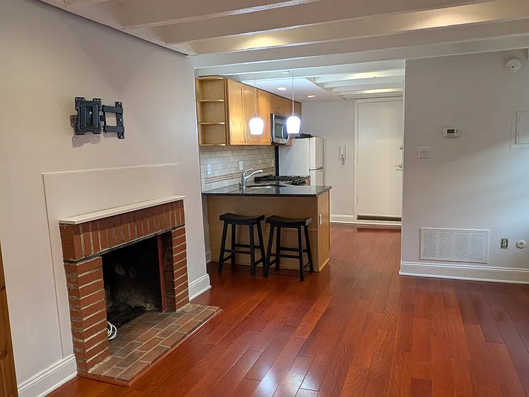 1021 Clinton St #5 — Photo 18