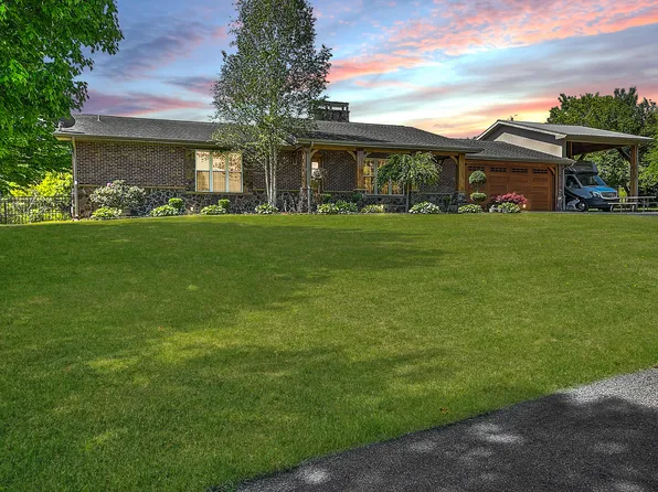 109 Lake Hill Dr, Unicoi, TN 37692