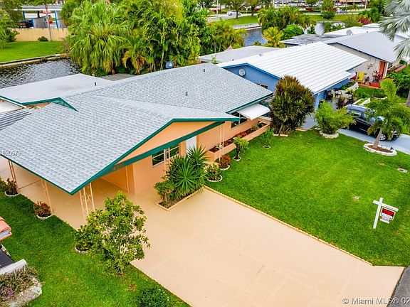 5th image of 4301 NW 49th Dr