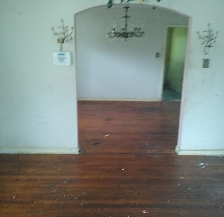 2nd image of 1401 W 32nd St