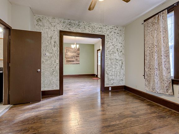 5th image of 413 Park St