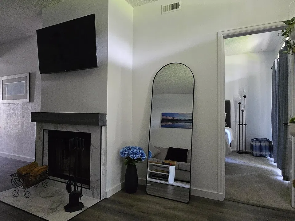 7458 Singing Hills Dr