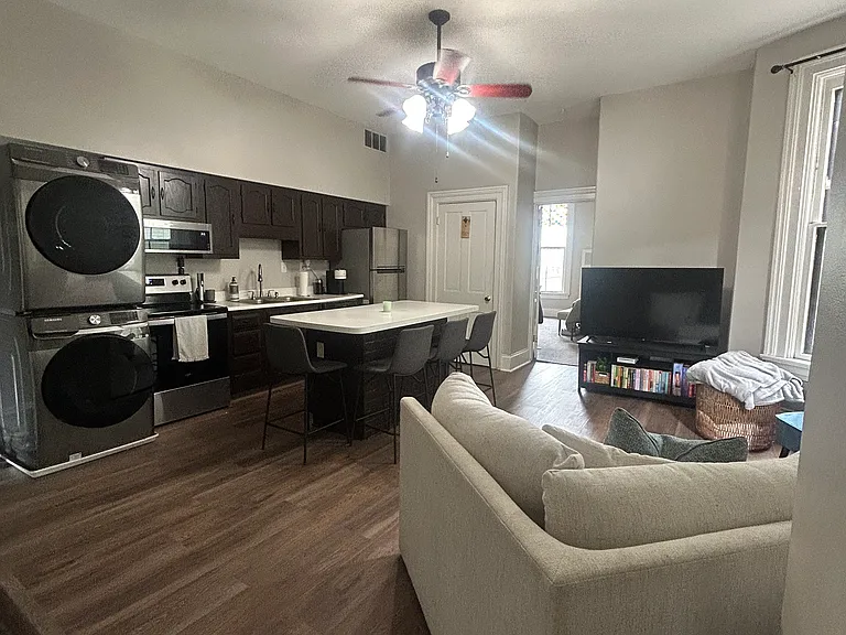 425 Russell St #1/2 — Photo 3