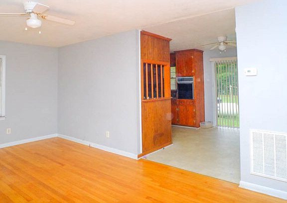 3rd image of 608 11th St