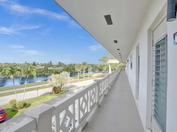 4706 NW 36th St APT 605, Lauderdale Lakes, FL 33319